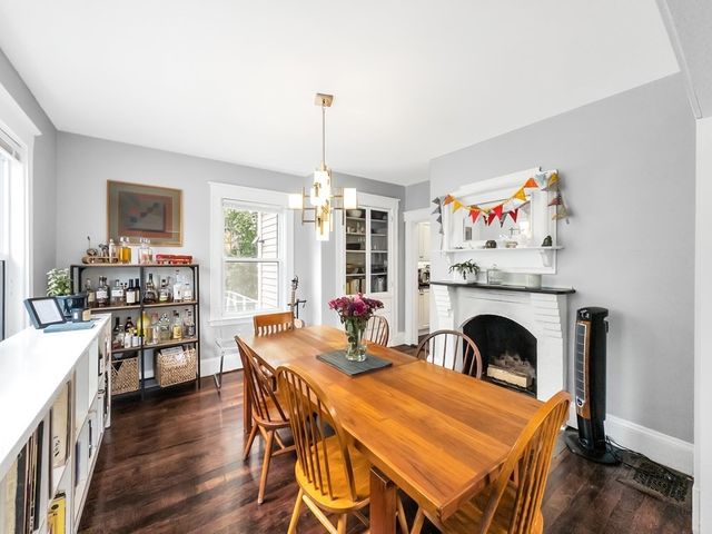 18 Alberta St, Boston, MA 02132