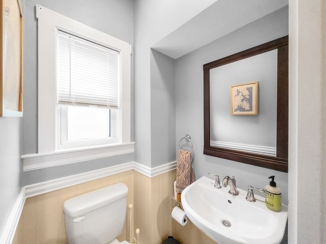18 Alberta St, Boston, MA 02132