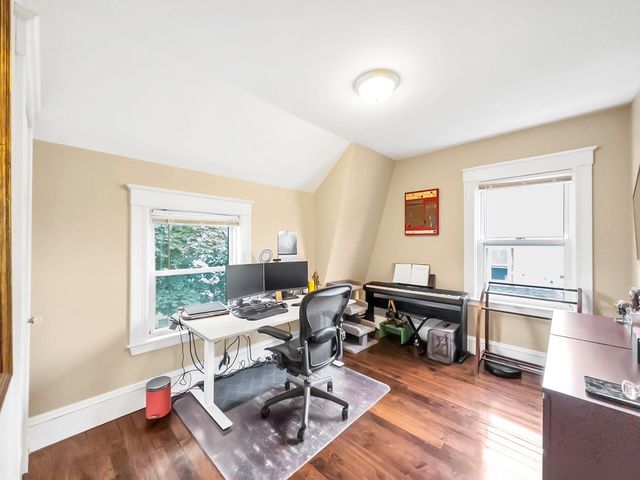 18 Alberta St, Boston, MA 02132