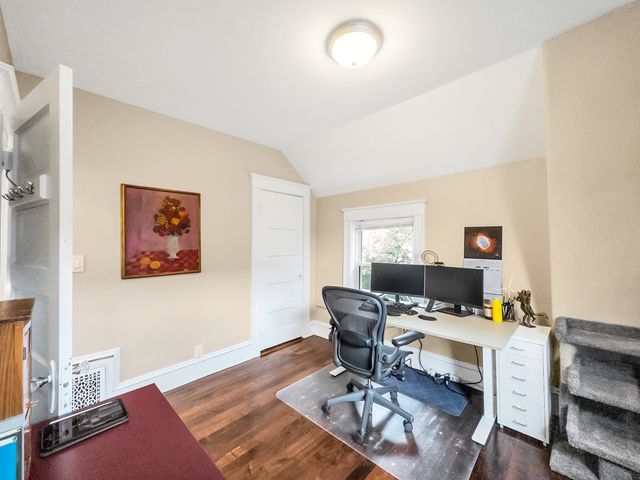 18 Alberta St, Boston, MA 02132