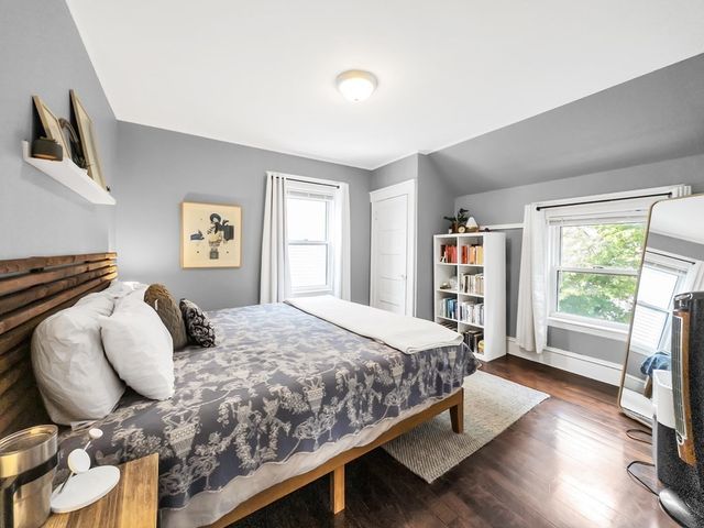 18 Alberta St, Boston, MA 02132