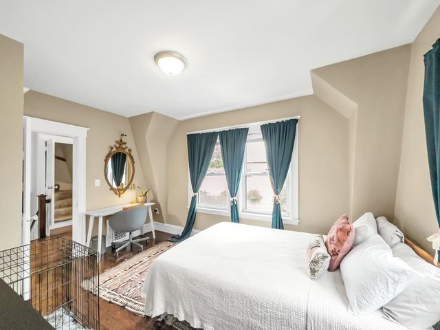 18 Alberta St, Boston, MA 02132