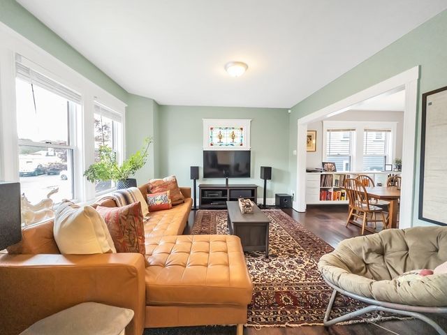 18 Alberta St, Boston, MA 02132