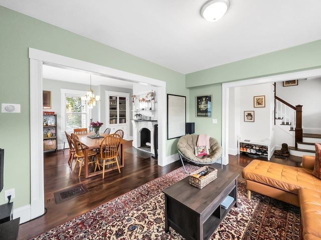 18 Alberta St, Boston, MA 02132