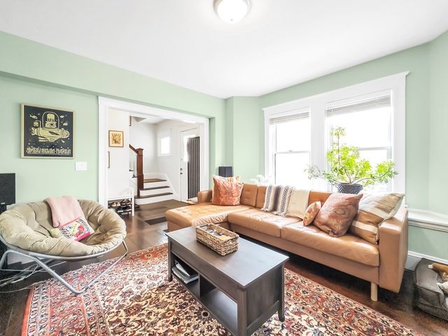 18 Alberta St, Boston, MA 02132
