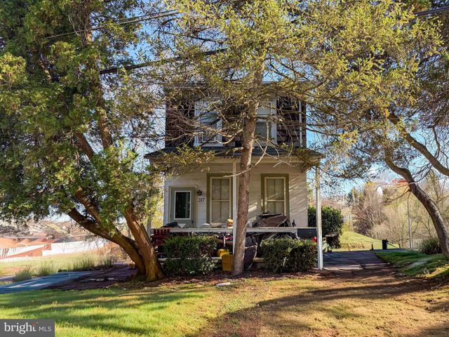 317 MARYWATERSFORD RD, Bala Cynwyd, PA 19004