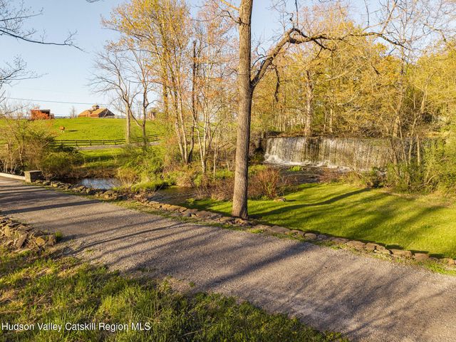 28 Stonybrook Road, Tivoli, NY 12583