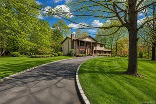 16 Elrod Drive, West Nyack, NY 10994