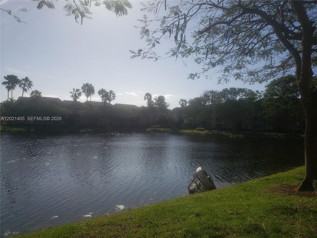 3870 Lyons Rd 209-8, Coconut Creek, FL 33073