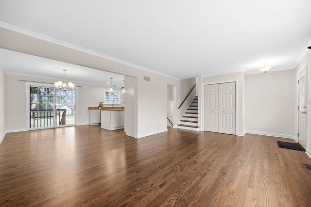 4817 Stonewall Avenue, Downers Grove, IL 60515