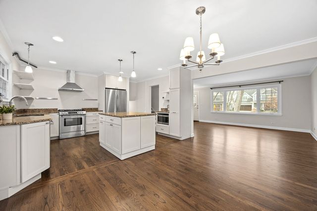 4817 Stonewall Avenue, Downers Grove, IL 60515