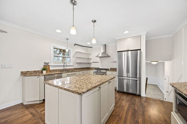 4817 Stonewall Avenue, Downers Grove, IL 60515