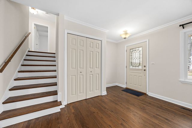 4817 Stonewall Avenue, Downers Grove, IL 60515