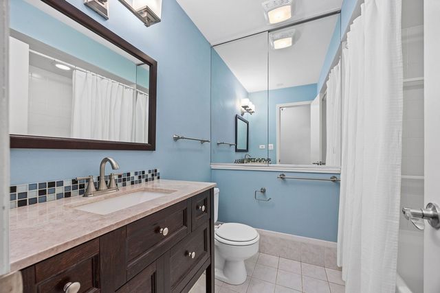 4817 Stonewall Avenue, Downers Grove, IL 60515