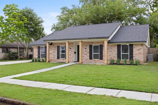 518 Whitecap Drive, El Lago, TX 77586