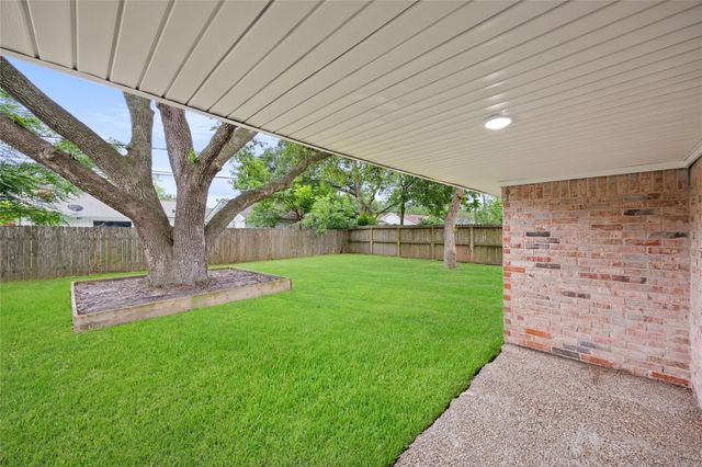 518 Whitecap Drive, El Lago, TX 77586