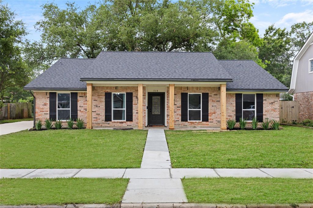 518 Whitecap Drive, El Lago, TX 77586