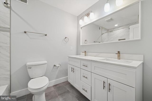 192 W OXFORD ST, Philadelphia, PA 19122