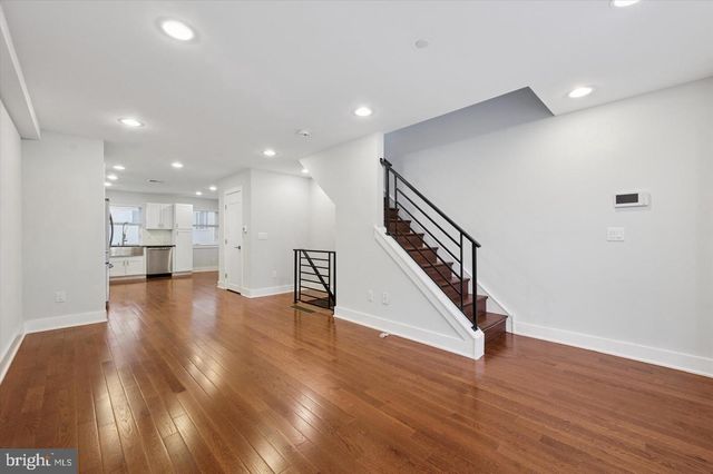 192 W OXFORD ST, Philadelphia, PA 19122