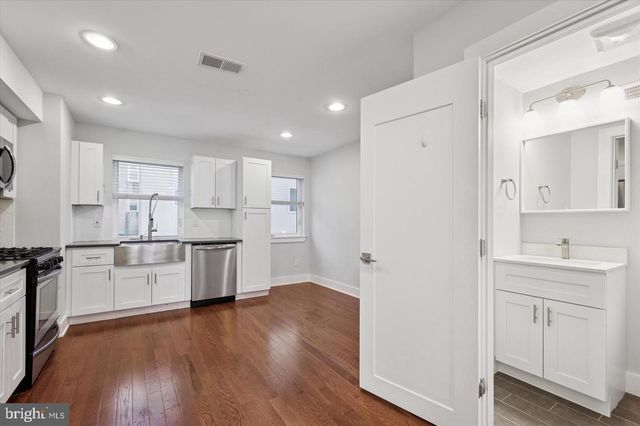 192 W OXFORD ST, Philadelphia, PA 19122