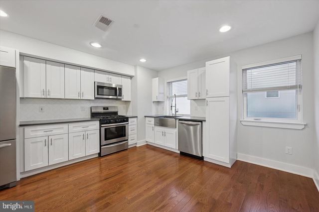 192 W OXFORD ST, Philadelphia, PA 19122