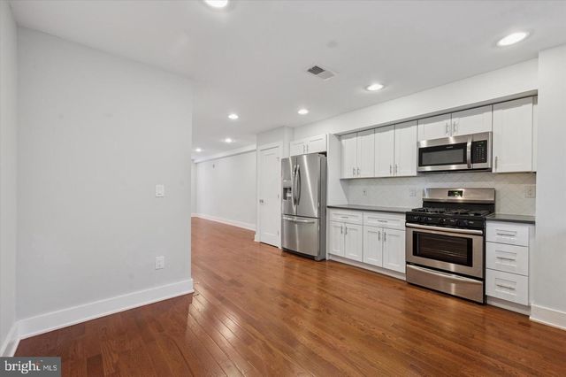 192 W OXFORD ST, Philadelphia, PA 19122