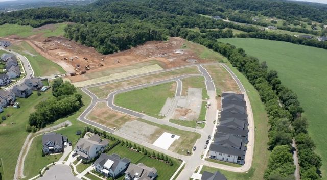 2100 Conductor Ln, Thompsons Station, TN 37179