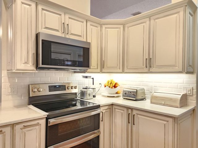 13053 Meadowbreeze Drive, Wellington, FL 33414