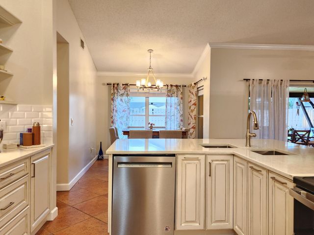 13053 Meadowbreeze Drive, Wellington, FL 33414