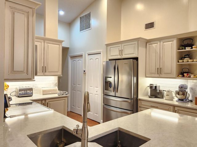 13053 Meadowbreeze Drive, Wellington, FL 33414