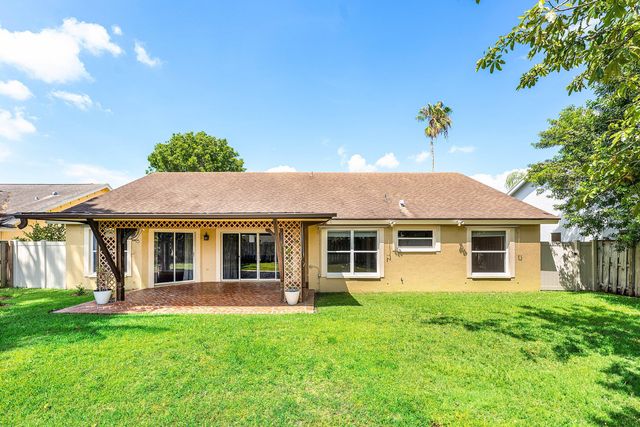 13053 Meadowbreeze Drive, Wellington, FL 33414