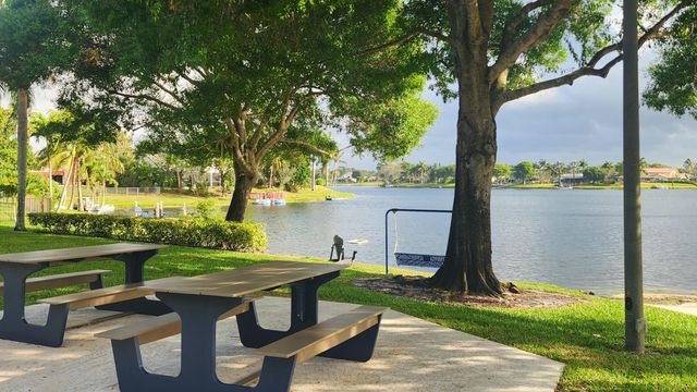 13053 Meadowbreeze Drive, Wellington, FL 33414