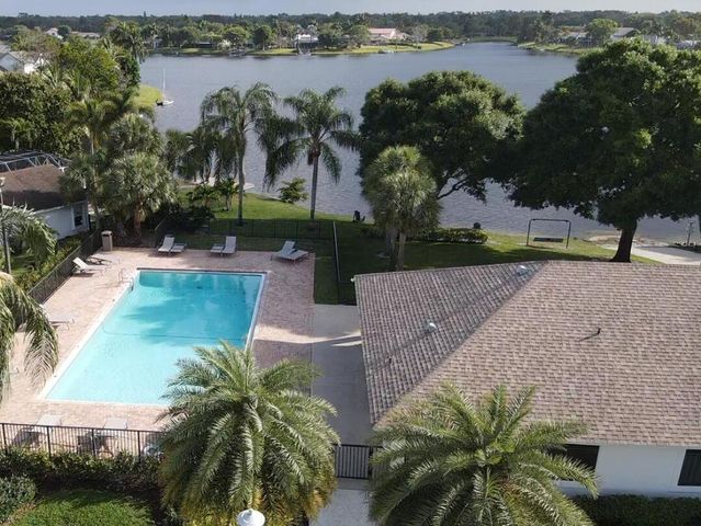 13053 Meadowbreeze Drive, Wellington, FL 33414