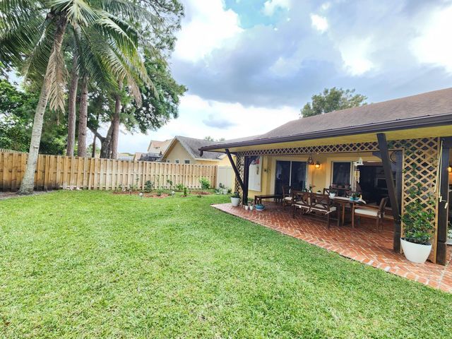13053 Meadowbreeze Drive, Wellington, FL 33414