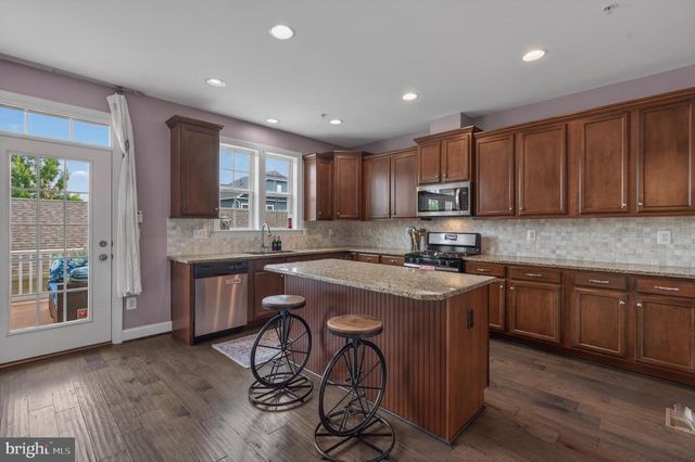 1211 SHENANDOAH SQ N, Brunswick, MD 21716