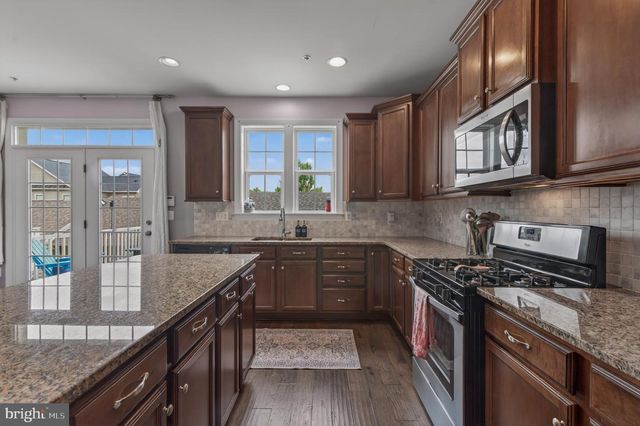 1211 SHENANDOAH SQ N, Brunswick, MD 21716