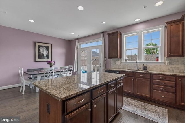 1211 SHENANDOAH SQ N, Brunswick, MD 21716