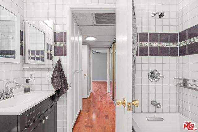 950 N Kings Road 324, West Hollywood, CA 90069