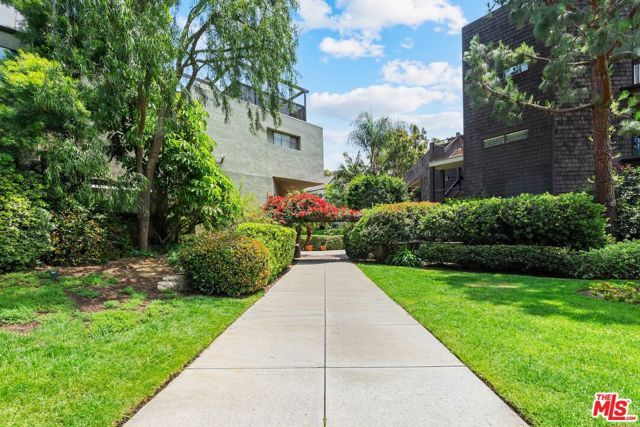 950 N Kings Road 324, West Hollywood, CA 90069