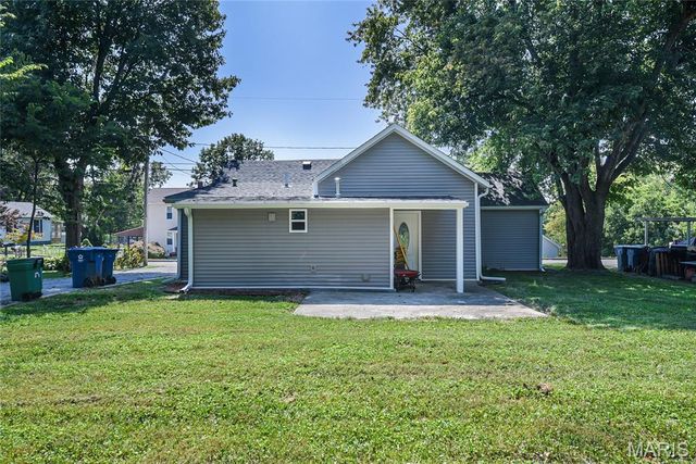 165 School Street, Glen Carbon, IL 62034