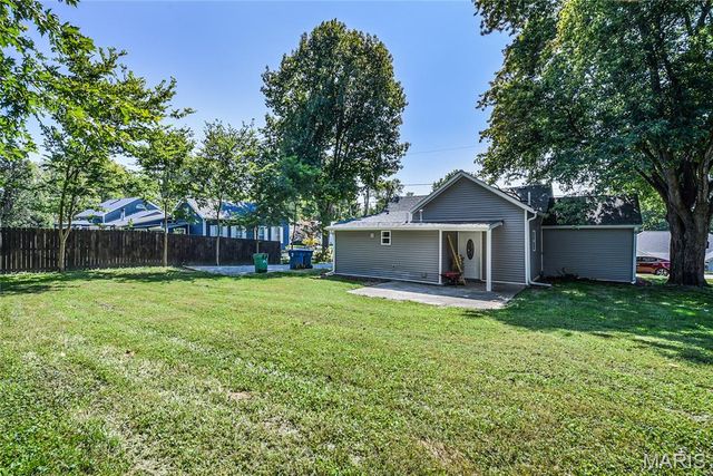 165 School Street, Glen Carbon, IL 62034