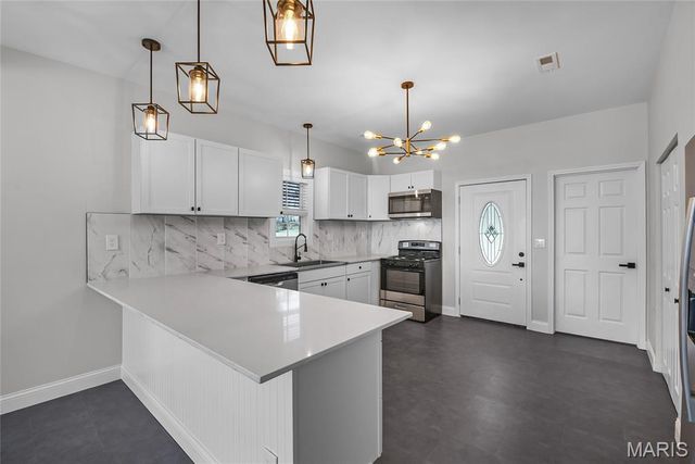 165 School Street, Glen Carbon, IL 62034