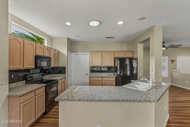 17709 N SOMERSET Drive, Surprise, AZ 85374