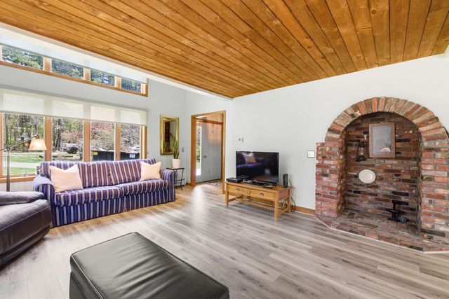 9 Wooddale Circle, Newbury, NH 03255
