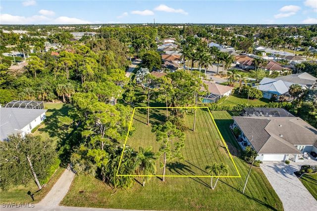 28195 Meadowlark LN, Bonita Springs, FL 34134
