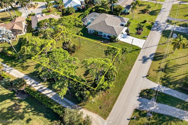 28195 Meadowlark LN, Bonita Springs, FL 34134