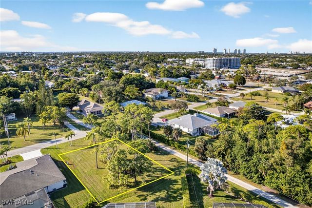 28195 Meadowlark LN, Bonita Springs, FL 34134