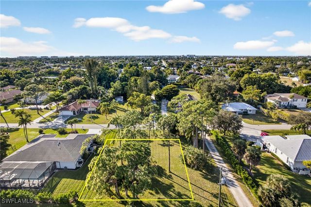 28195 Meadowlark LN, Bonita Springs, FL 34134