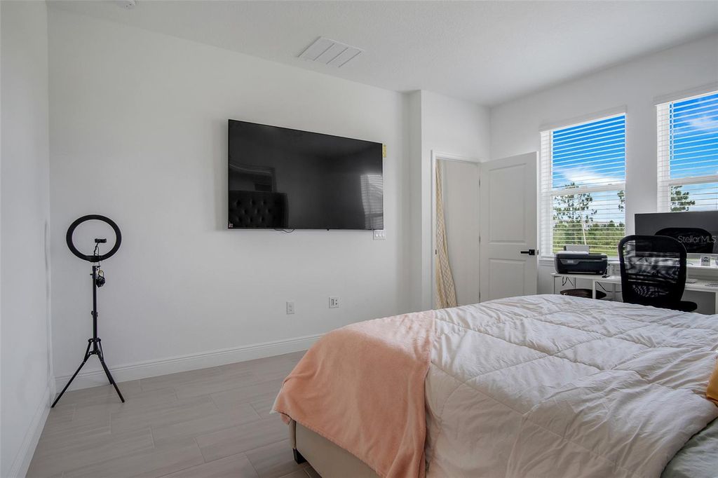 Image 11 of property listing at 18863 RAWSON STREET, Orlando, FL 32827