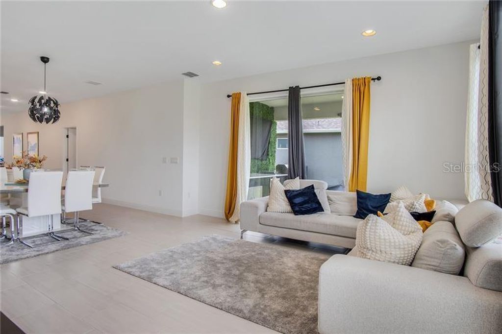 Image 7 of property listing at 18863 RAWSON STREET, Orlando, FL 32827